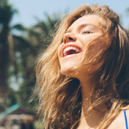 7 طرق لزيادة هرمون السعادة بشكل طبيعي