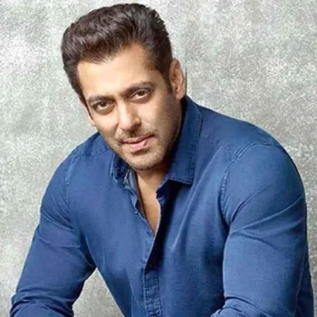 فيديو.. سلمان خان يلعب الكريكيت بمهارة عالية