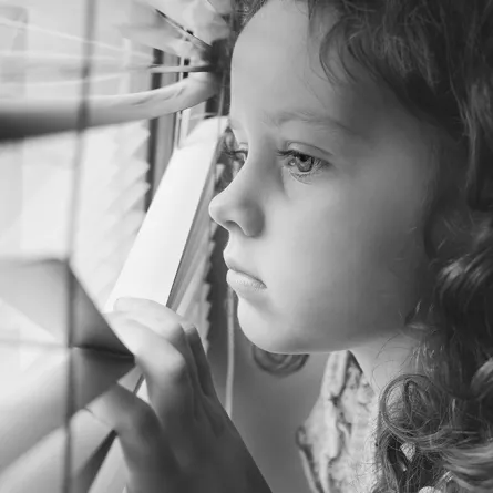 التوحد: يمكن اكتشافه باكراً بفحص السمع عند الولادة !