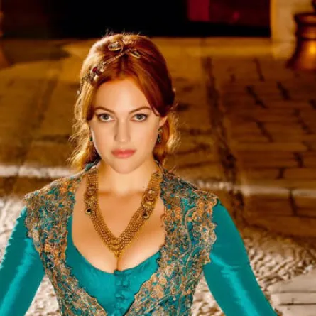 مريم أورزلي تستعيد أمجاد "حريم السلطان" على نتفلكس