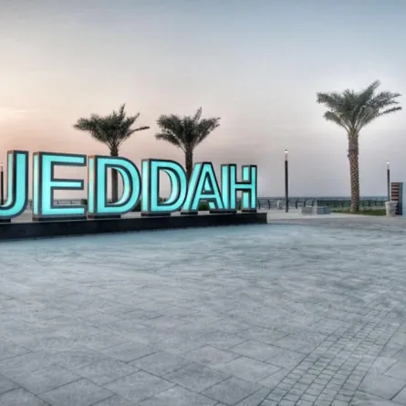 أبطال عالم مارفيل يحيون واجهة العروس البحرية