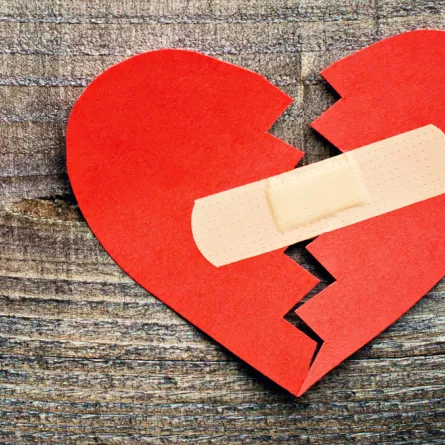 «متلازمة القلب المكسور» تصيب النساء أكثر من الرجال!