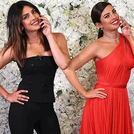 بالصور..بريانكا شوبرا تكشف عن تمثالها الشمعي في متحف مدام توسو