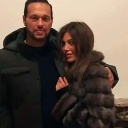 طليق ياسمين عبدالعزيز يرد عليها: لا أرسل الورد إلا لزوجتي فقط