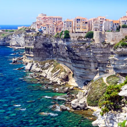 الربيع: هذا هو الفصل المناسب لزيارة جزيرة كورسيكا