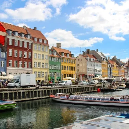 العرب المسافرون إلى كوبنهاغن في مارس