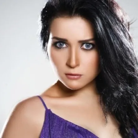 مي عزالدين تتدرب على "الطبلة" من أجل "البرنسيسة بيسة"