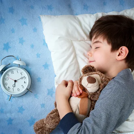 أفضل وقت لنوم الطفل في مراحله الدراسية