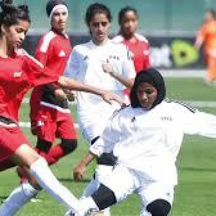 هيلة الفراج أول سعودية تخوض تجربة التعليق الرياضي