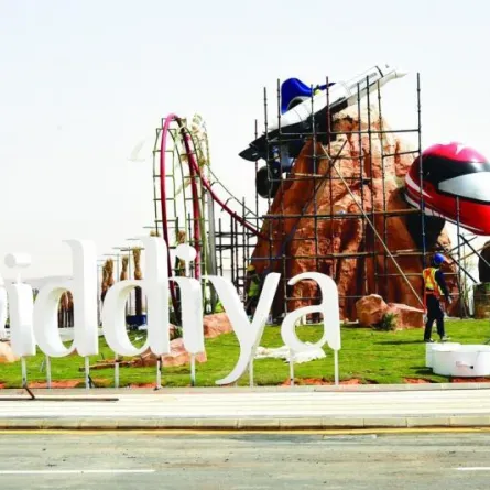 مشروع القدية سيوفر مليارات الدولارات التي ينفقها السعوديون على السياحة بالخارج