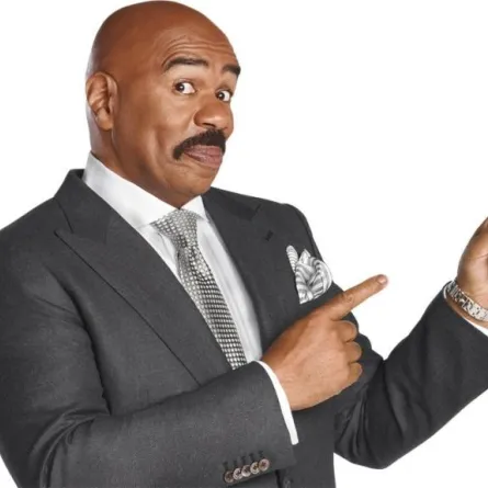 "ستيف هارفي": أحب في دبي الأمن وتنوع الجنسيات