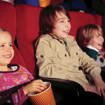 أفلام الأطفال في صالات السينما في الرياض