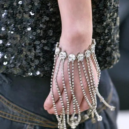 هدايا... إكسسوارات لمناسبة يوم الأم