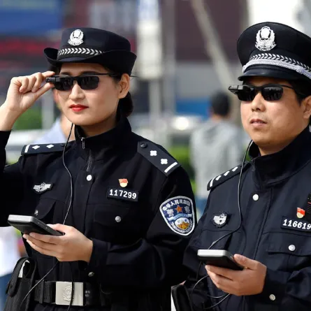 الصينيون يسخرون من الشرطة بعد نشرها صورة «الطفل المجرم»