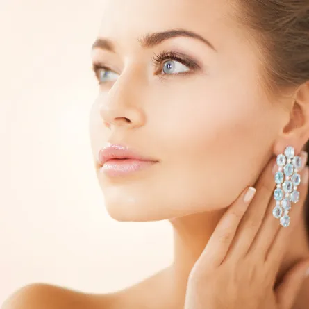 اقراط كبيرة بأسلوب بارز