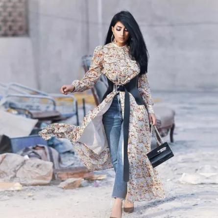 بثينة الرئيسي تنسق حزام الكورسيه بستايل فريد