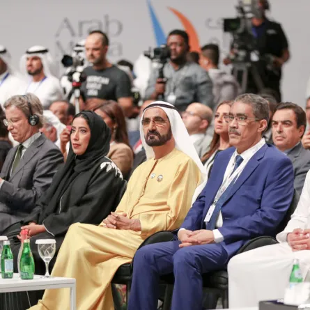 محمد بن راشد يكرم الفائزين بجائزة الصحافة العربية