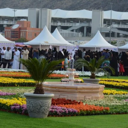 أمارة منطقة مكة المكرمة ترد على مقطع رمي الزهور في النفايات