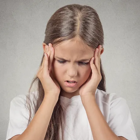 خطوات لعلاج الطفل المصاب بالصداع