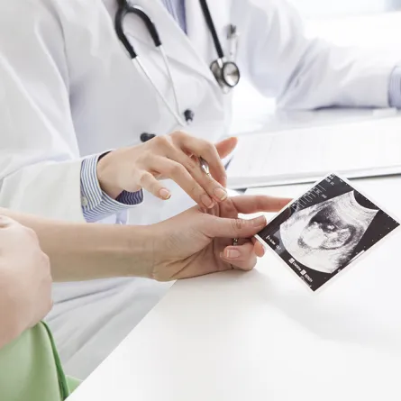 كيف تكون حركة الجنين في الشهر الخامس من الحمل؟