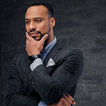 تنسيق ألوان الملابس للرجل الأسمر.. كن أنيقاً دائماً