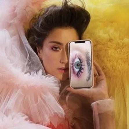 هازال كايا حامل وهكذا استقبل معجبوها الخبر