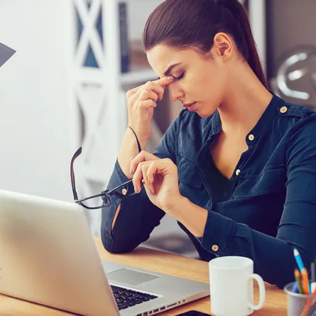 6 طرق تعينك على تحمل ضغط العمل.. تعرفي إليها