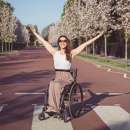 من كرسيها المتحرك برازيلية تطلق أول علامة تجارية لصاحبات الهمم