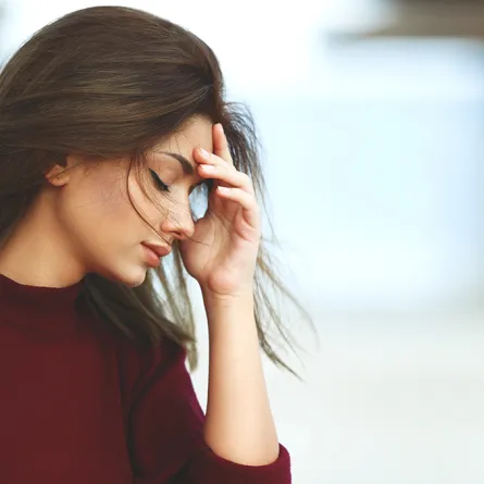 علاجات بسيطة لتخفيف معاناة المراهقات من الصداع النصفي !