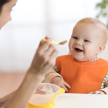 كيف افطم طفلي في عمر السنتين؟