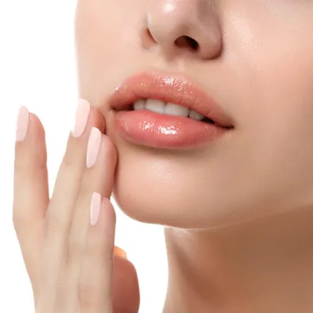 مكونات طبيعية لترطيب الشفاه وحمايتها من التشقق 