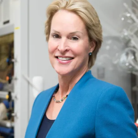 قصة فرانسيس أرنولد سائقة التاكسي التي حصدت جائزة نوبل للكيمياء