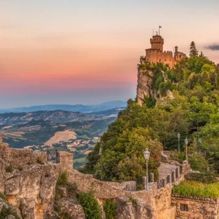 بالصور: أبرز 5 دول لا تمتلك مطارات في العالم