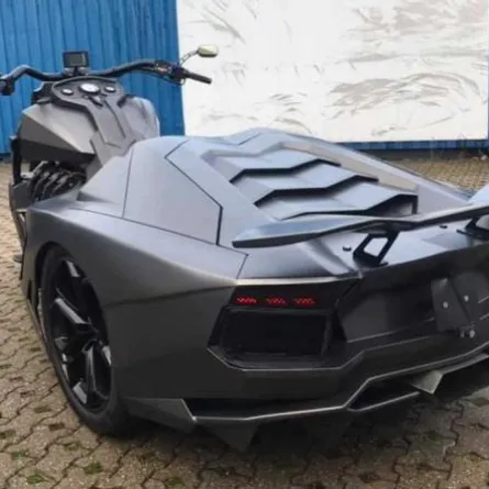 دراجة نارية بخلفية لامبورجيني تفوق قوتها السيارات الرياضية