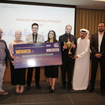 واحة جداريات ضخمة تكسر قسوة الصحراء في الفجيرة