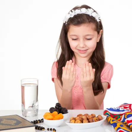  10 فوائد لصيام الأطفال وعادات احذريها