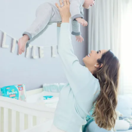 العناصر الأساسية التي يجب توضيبها عند السفر مع طفلك