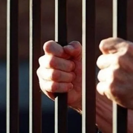 طلب حقه في ميراث والده فقتله إخوته