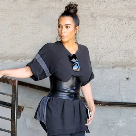 النجمات العالميات يعتمدن الكورسيه لخصر أكثر نحافة 