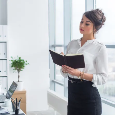 للمرأة العاملة: كيف تستعيدين توازنك في إجازة العيد؟!