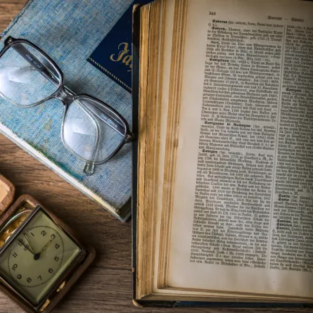 إصدار جديد: ترجمة «أماثيل أسطوريّة» للكاتب الفرنسيّ جول لافورغ