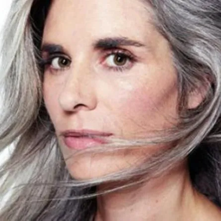 عادات خاطئة تسرع ظهور الشعر الأبيض.. ماهي يا ترى؟