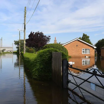 الفيضانات  تجتاح بريطانيا وتشريد 600 عائلة من منازلها