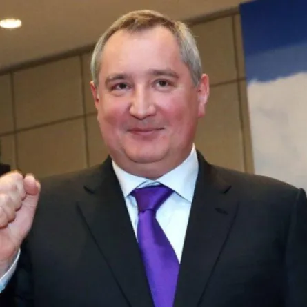 علماء روس يسخرون من «سبيس إكس» ويرسلون لعبة إلى الفضاء