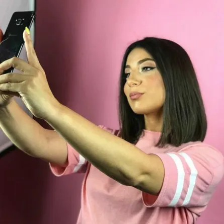 نجمة ستار أكاديمي ليا مخول في مغطس البطاطا المقلية