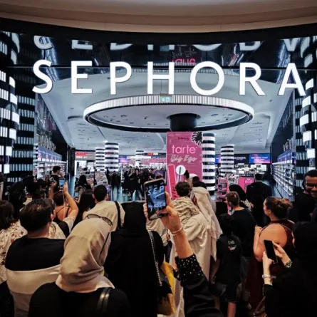 سيفورا الشرق الاوسط تسرق الانظار في دبي مول