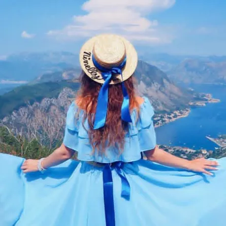 أحدث صيحات القبعات الصيفية لإطلالة مميزة ومفعمة بالحياة