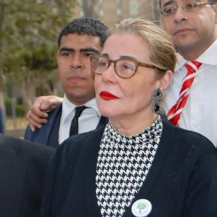 مها أبو عوف تتخلى عن الأسود بعد وفاة شقيقها بيومين