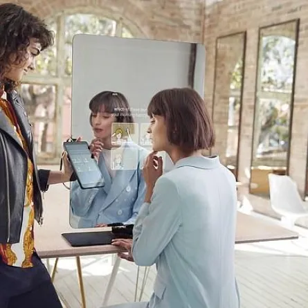 مرآة ذكية تظهر لكِ قصة الشعر قبل تنفيذها