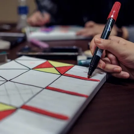 فن القط العسيري استعراضٌ للتراث والأصالة ضمن مشروع قلب الشارقة